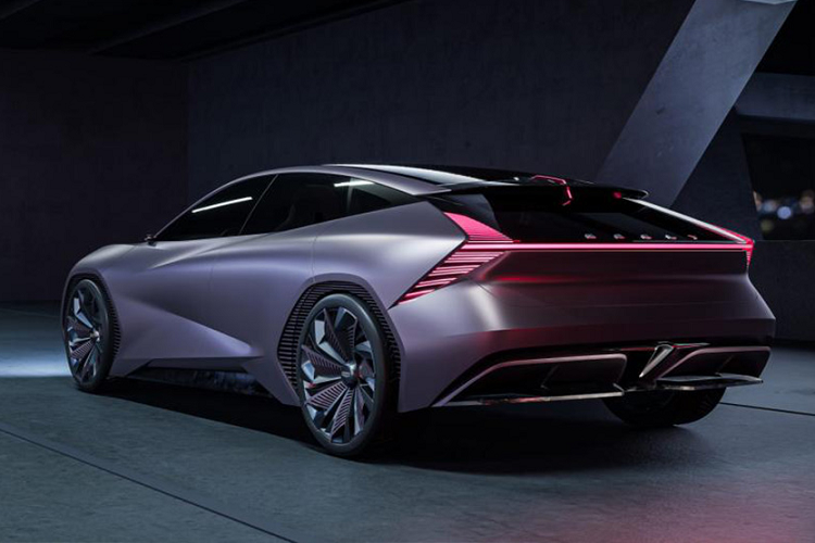 Theo Guy Burgoyne, phó chủ tịch Geely Thượng Hải :”Triết lý thiết kế Vũ trụ mở rộng là nguồn cảm hứng cho các nhà thiết kế, khám phá ra một ngôn ngữ mới và toàn diện, đáp ứng nhu cầu ngày càng tăng và đa dạng của khách hàng".