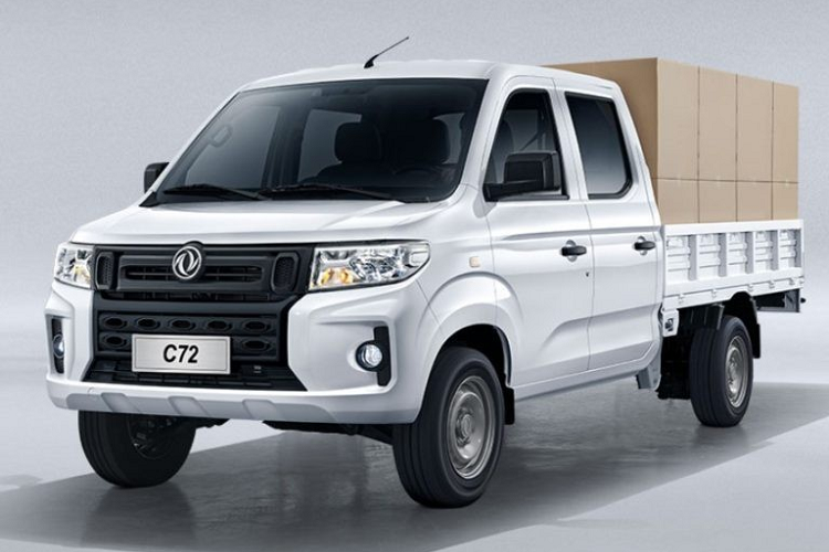 Cuối cùng là giá xe Dongfeng Xiaokang C71 và C72 là những mẫu xe tải phổ thông rất rẻ. C71 có giá khởi điểm chỉ 46.800 nhân dân tệ (khoảng 168 triệu đồng) và C72 là từ 54.800 nhân dân tệ (khoảng 196 triệu đồng). Phiên bản đắt nhất là C72 2.0 với giá 64.800 nhân dân tệ (khoảng 232 triệu đồng).