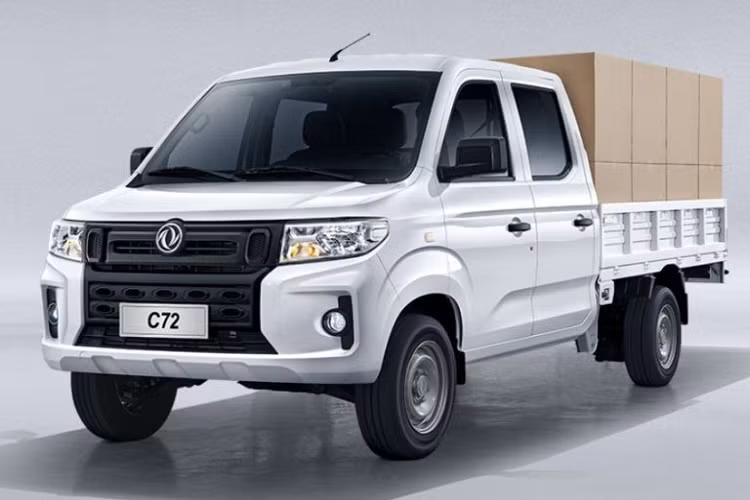 Cuối cùng là giá xe Dongfeng Xiaokang C71 và C72 là những mẫu xe tải phổ thông rất rẻ. C71 có giá khởi điểm chỉ 46.800 nhân dân tệ (khoảng 168 triệu đồng) và C72 là từ 54.800 nhân dân tệ (khoảng 196 triệu đồng). Phiên bản đắt nhất là C72 2.0 với giá 64.800 nhân dân tệ (khoảng 232 triệu đồng).