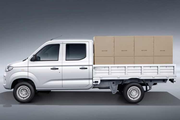 Về mặt công suất, phiên bản giá sàn của C71 và C72 được trang bị động cơ xăng dung tích 1.6 lít, sản sinh 122 mã lực và 158 Nm mô-men xoắn cực đại, đủ sức đạt tốc độ tối đa 120 km/h. Trong khi đó, phiên bản cao cấp nhất có trang bị động cơ xăng dung tích 2.0 lít, sản sinh 143 mã lực và 200 Nm mô-men xoắn cực đại.