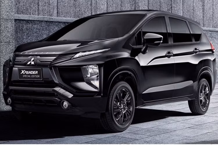 Tại triển lãm Ô tô Quốc tế Gaikindo Indonesia (GIIAS) 2021, hãng Mitsubishi đã chính thức vén màn phiên bản mới của dòng MPV 7 chỗ Xpander. Hiện Mitsubishi Xpander 2022 mới vẫn chưa được bán ra tại thị trường Indonesia nói riêng và Đông Nam Á nói chung. Trong thời gian chờ Mitsubishi Xpander 2022, khách hàng Thái Lan có thêm một lựa chọn mới khác, đó là phiên bản đặc biệt của mẫu xe này.