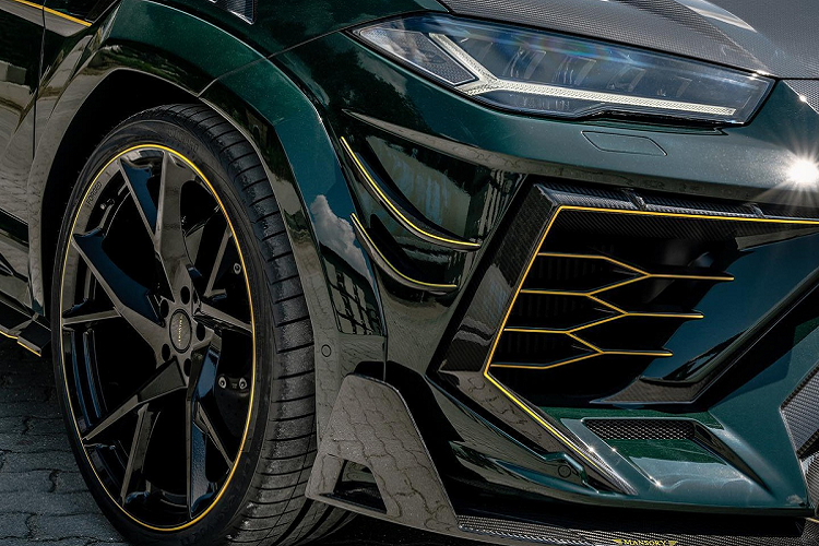 Mansory trang bị cho chiếc Lamborghini bộ la-zăng màu đen đa chấu mới.