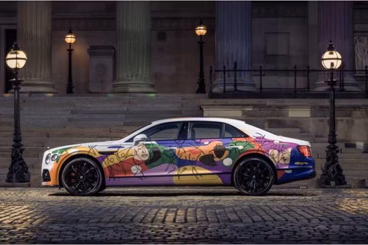 Từ đó, hãng xe siêu sang Bentley muốn giới thiệu Unifying Spur như một đại diện của sức mạnh hợp nhất toàn nhân loại, bất kể là chủng tộc, tín ngưỡng và giới tính nào. Chiếc xe nghệ thuật sẽ được tham gia nhiều sự kiện để lan tỏa tư tưởng tích cực này.