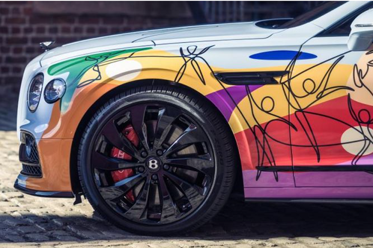 Thiết kế của Bentley Flying Spur phiên bản LGBTQ+ cho thấy khả năng đa dạng hóa sản phẩm của thương hiệu Anh Quốc - chỉ cần khách hàng thích, chứ không bó buộc theo hình ảnh lịch lãm, sang trọng.