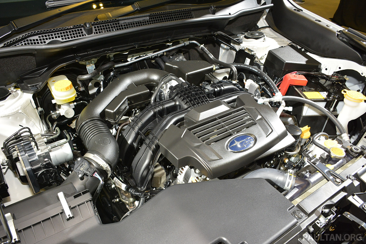 Dưới nắp capo vẫn là động cơ boxer 4 xy-lanh, hút khí tự nhiên 2.0L, kết hợp với hộp số Lineartronic CVT và hệ dẫn động 4 bánh toàn thời gian. Khối động cơ này cho công suất 153,8 mã lực tại 6.000 vòng/phút và mô-men xoắn 196 Nm tại 4.000 vòng/phút, tốc độ tối đa của mẫu SUV này là 193 km/h.