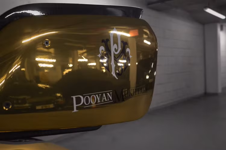 Trong một lần, người lái xe đã nhấn chân ga mạnh một chút để siêu xe thể hiện tiềm năng, nhưng không được bao lâu thì lại phải nhấn chân phanh.