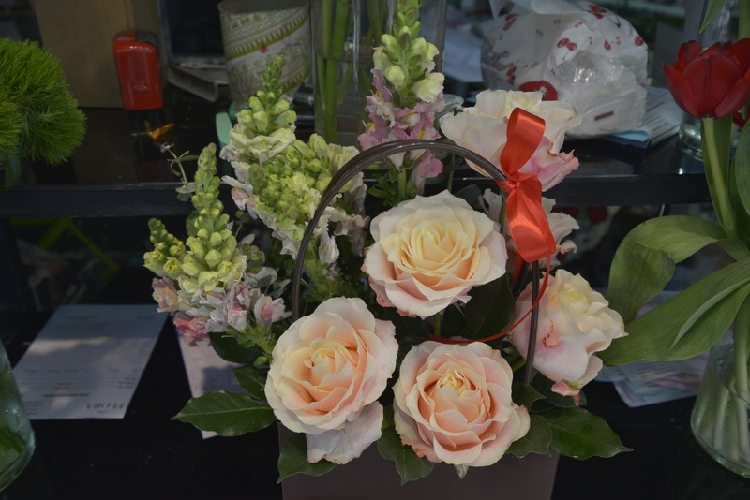 Ngay le tinh nhan: Hiem cua hang hoa mo cua, thua nguoi mua-Hinh-2