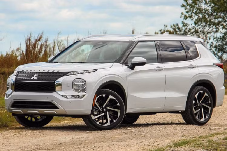 Xếp hạng này áp dụng cho các mẫu Mitsubishi Outlander 2022 mới có thông số kỹ thuật của Mỹ, bản xăng và sản xuất từ tháng 6/2021.