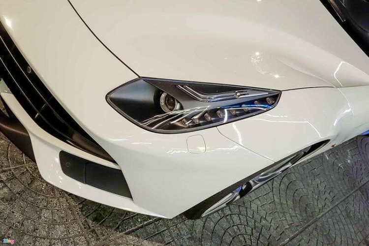 Lúc mới về nước, giá xe Ferrari phiên bản F12 Berlinetta trên 21 tỷ đồng, đáng chú ý là lúc mua F12 Berlinetta, Phan Thành đã hoàn thành cú ăn 3 trong tháng 6 năm 2015 khi đã tậu BMW i8 và mua xe Lamborghini Huracan LP610-4 màu xanh cốm tặng sinh nhật cho em trai.