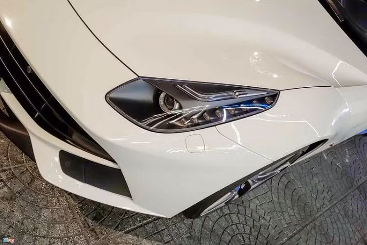 Lúc mới về nước, giá xe Ferrari phiên bản F12 Berlinetta trên 21 tỷ đồng, đáng chú ý là lúc mua F12 Berlinetta, Phan Thành đã hoàn thành cú ăn 3 trong tháng 6 năm 2015 khi đã tậu BMW i8 và mua xe Lamborghini Huracan LP610-4 màu xanh cốm tặng sinh nhật cho em trai.