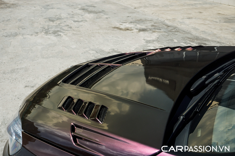 Hệ thống ống xả của iPE nguyên bản có hai chụp xả đặt đối xứng ở hai bên đuôi xe, xưởng độ đã tinh chỉnh lại với chụp xả kép đặt ở vị trí trung tâm đầy hiếu chiến và thay bộ khuếch tán mới để phù hợp hơn. Bộ ống xả độ này đi kèm với một chiếc remote gồm 3 chế độ: On, Off và Auto, thích hợp với nhiều mục đích sử dụng khác nhau của chủ xe.