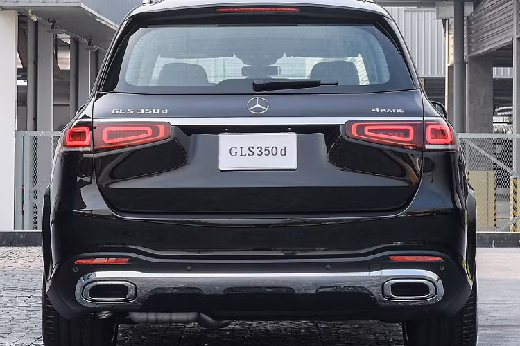 Khác với thị trường Việt, phiên bản GLS 450 sử dụng máy xăng I6 3.0L mild hybrid EQ-Boost. Phiên bản GLS 350d máy dầu ở Thái sử dụng động cơ dầu 6 cyl thẳng hàng (I6) dung tích 3.0L tăng áp (mã động cơ OM656), tích hợp hệ thống mild hybrid EQ-Boost cho công suất 286 mã lực tại 3.400 – 4.600 v/p và mô-men xoắn cực đại 600Nm từ 1.200 – 3.200 v/p. Sức mạnh được truyền xuống bốn bánh 4Matic thông qua hộp số tự động 9 cấp (9G-TRONIC).