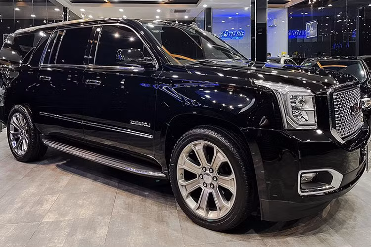Tại thời điểm giá xăng cao như hiện nay, thì những chiếc SUV máy lớn như GMC Yukon Denali XL đời 2015 này chắc chắn sẽ không phải là lựa chọn của số đông. Tuy nhiên, đối với những khách hàng có điều kiện kinh tế khá giả thì chi phí xăng không phải là một vấn đề lớn.