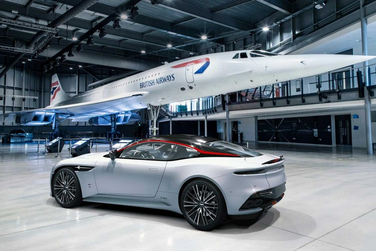 Nhờ đó, xe dễ dàng tăng tốc từ vị trí xuất phát lên 100 km/h chỉ trong thời gian 3,4 giây trước khi đạt vận tốc tối đa ở con số 339 km/h. Mức giá xe Aston Martin DBS Superleggera Concorde Edition tại Campuchia vẫn là một ẩn số.