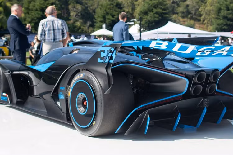 Sức mạnh của Bugatti Bolide đến từ động cơ W16 quad-turbo 8.0L với công suất tiêu chuẩn 1.600 mã lực.