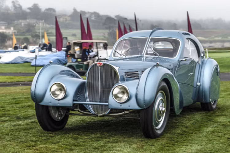 Chiếc Type 57 SC Atlantic đời 1936 này là nguồn cảm hứng cho sự ra đời của Bugatti La Voiture Noire có giá 19 triệu USD (~433 tỷ VNĐ)