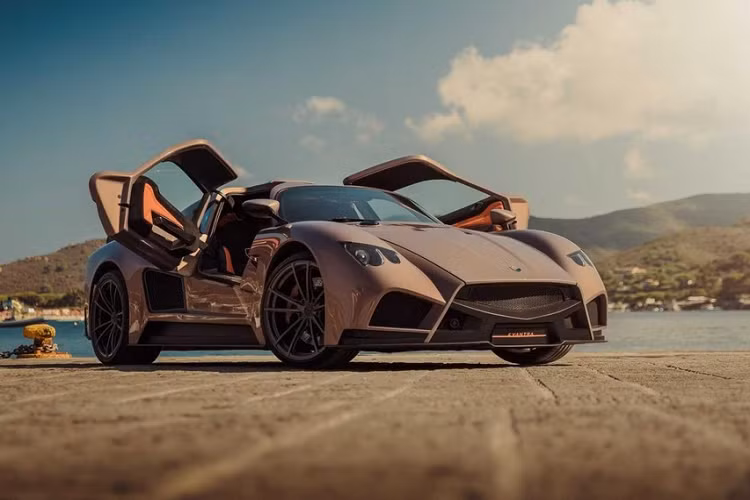 Giờ đây, Mazzanti một lần nữa khiến những người đam mê siêu xe chú ý khi ra mắt sản phẩm mới có tên Mazzanti Evantra Pura 2022 mới tại sự kiện Florence Biennale 2021 ở Ý.