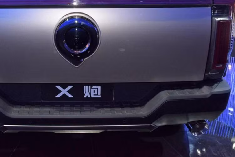 Tuy nhiên, triết lý thiết kế và khẩu vị người tiêu dùng ở Trung Quốc là rất khác biệt so với Bắc Mỹ. Được nói là chế tạo trên phiên bản bản mới của khung gầm off-road của Great Wall, X Cannon trông sẵn sàng đối đầu với mọi thử thách phía trước.