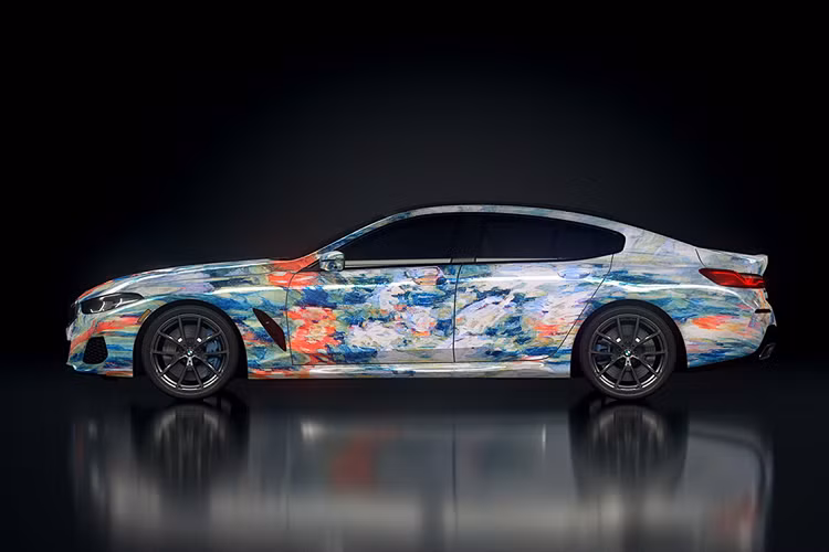 Sử dụng những yếu tố đầu vào này làm cơ sở để am hiểu về phong cách nghệ thuật qua nhiều thời kỳ, trí tuệ nhân tạo sau đó đã tự tạo ra các tác phẩm nghệ thuật hoàn toàn mới, kết hợp những yếu tố mà AI đã học được từ nghệ thuật cổ điển và phong cách được ghi nhận từ các nghệ sĩ đương đại. Những tác phẩm mới này đã được lập bản đồ chiếu vào một bản mô phỏng ảo của chiếc BMW 8 Series Gran Coupe.