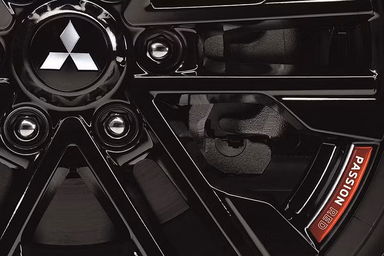 Có thể kể đến như Mitsubishi Xpander Passion Red Edition trình làng vào hồi tháng 8 năm nay. Sang tháng 9, hãng Mitsubishi lại tiếp tục giới thiệu Triton Passion Red Edition ở thị trường Thái Lan. Sau 2 tháng, đến lượt Mitsubishi Pajero Sport Passion Red Special Edition được vén màn tại thị trường này