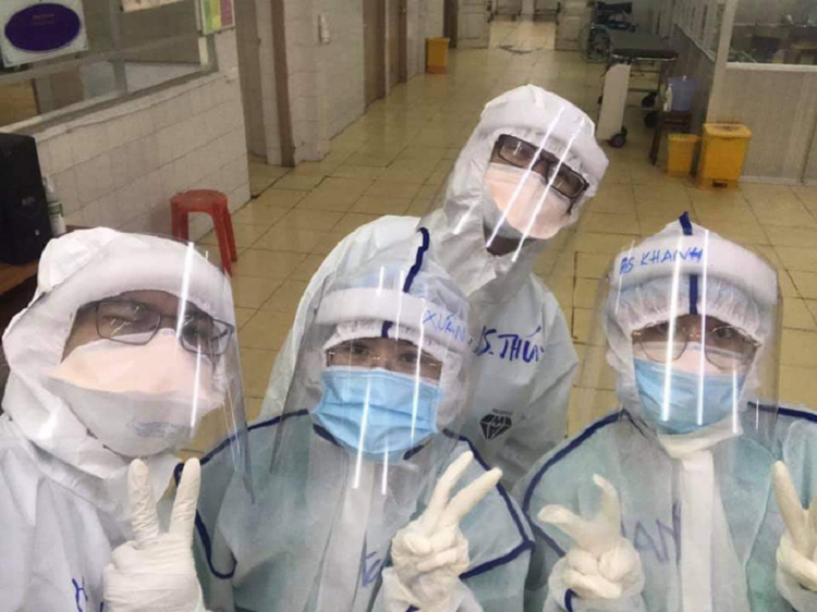 Thuong “nong” nu bac si vat sua nuoi benh nhi Covid-19-Hinh-2