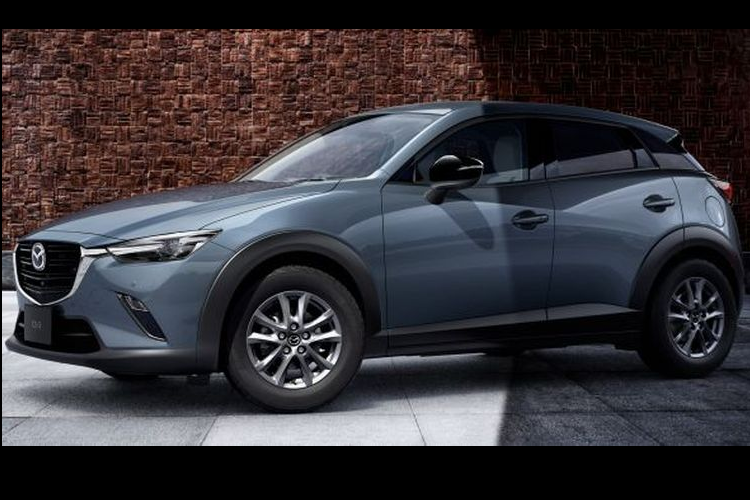 Mazda CX-3 2021 tại thị trường Malaysia có tất cả 5 lựa chọn màu ngoại thất, gồm đỏ Soul Red Crystal, trắng Snowflake White Pearl, xanh dương Deep Crystal Blue, xám Machine Grey và màu xám Polymetal Grey mới. Mức giá xe Mazda CX-3 2021 mới tại Malaysia là 130.729 RM (tương đương khoảng 731 triệu đồng), tăng nhẹ so với trước.