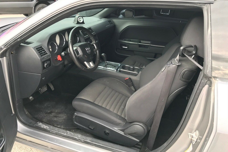 Thời gian thực hiện biến đổi chiếc là xe trong năm 2015, và người bán hứa rằng chiếc xe vẫn được giữ gìn trong tình trạng tốt. Lớp sơn ngoại thất vẫn rất đẹp, các hệ thống thiết kế yếu như điều hòa và âm thanh vẫn hoạt động ngon lành, và tổng thể chiếc xe “như còn mới”.