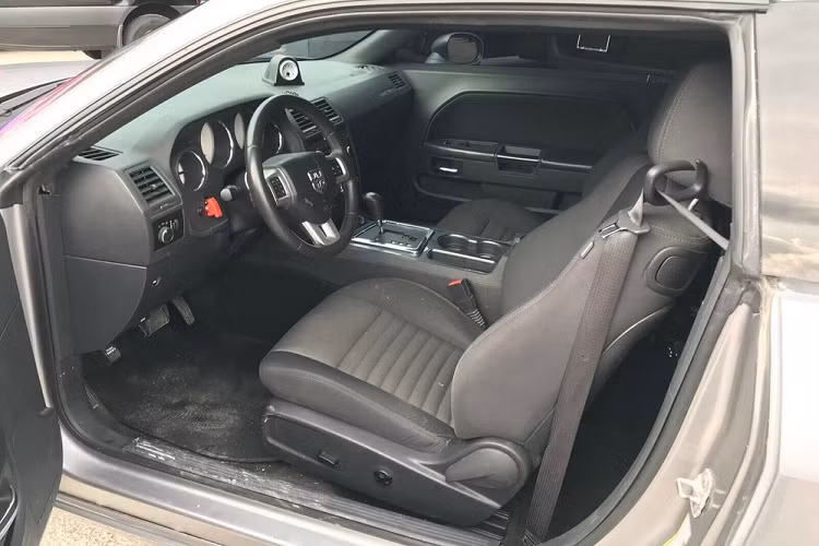 Thời gian thực hiện biến đổi chiếc là xe trong năm 2015, và người bán hứa rằng chiếc xe vẫn được giữ gìn trong tình trạng tốt. Lớp sơn ngoại thất vẫn rất đẹp, các hệ thống thiết kế yếu như điều hòa và âm thanh vẫn hoạt động ngon lành, và tổng thể chiếc xe “như còn mới”.