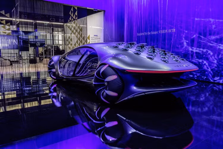 “Mercedes-Benz đang thiết lập một cột mốc quan trọng khác trong việc hợp nhất con người và máy móc bằng cách nghiên cứu và phát triển các ứng dụng giao diện trí não máy tính trong ôtô Mercedes-Benz. Ví dụ, công nghệ BCI có tiềm năng nâng cao hơn nữa sự thoải mái khi lái xe trong tương lai”, Britta Seeger, thành viên Hội đồng quản trị của Daimler AG và Mercedes-Benz AG, cho biết trong một tuyên bố.