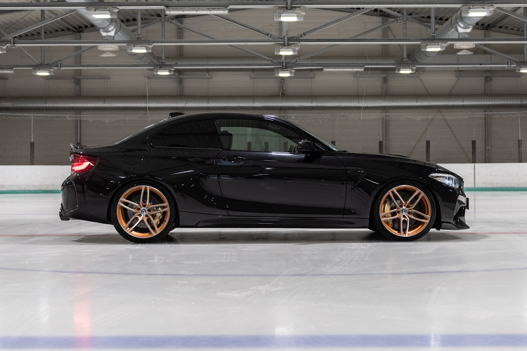 Ở giai đoạn nâng cấp thứ 2, G-Power sẽ can thiệp sâu hơn vào bộ xử lý trung tâm ECU, đồng thời thay thế ống xả nguyên bản bằng loại thép không gỉ. Sức mạnh mà chiếc M2 CS đạt được ở giai đoạn nâng cấp này là 532 mã lực, mô-men xoắn cực đại đạt 680 Nm.