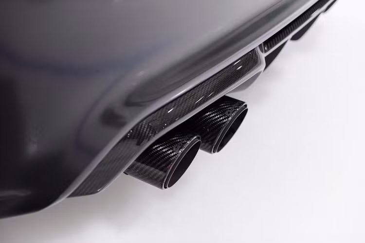 Ở giai đoạn nâng cấp cuối cùng, G-Power sẽ nâng cấp bộ tăng áp và thay đổi kim phun nhiên liệu mới. Tổng công suất mà chiếc M2 CS với trọn gói nâng cấp rơi vào mức 651 mã lực, mô-men xoắn cực đại 800 Nm. Với sức mạnh này, BMW M2 CS mạnh hơn 55 mã lực và 260 Nm so với mẫu xe thể thao Ferrari 458 Speciale.