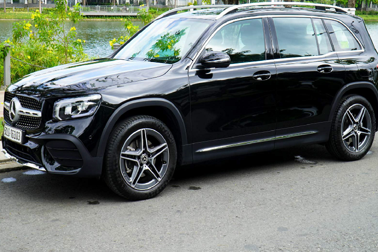 Với số tiền 2 tỷ đồng, người quan tâm xe 7 chỗ tại Việt Nam chắc chắn sẽ có rất nhiều sự lựa chọn xe SUV hay MPV trong tầm giá này.