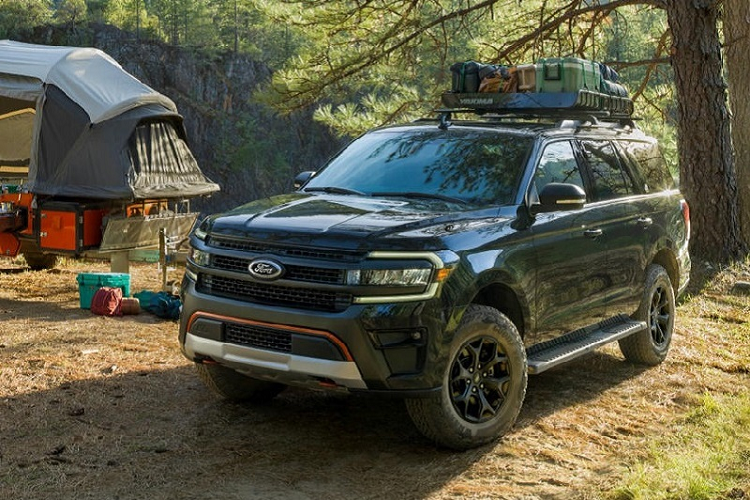 Thiết kế ngoại thất của mẫu xe SUV Ford Expedition Timberline 2022 đi kèm một số điểm nhấn trang trí để phân biệt với các phiên bản còn lại.