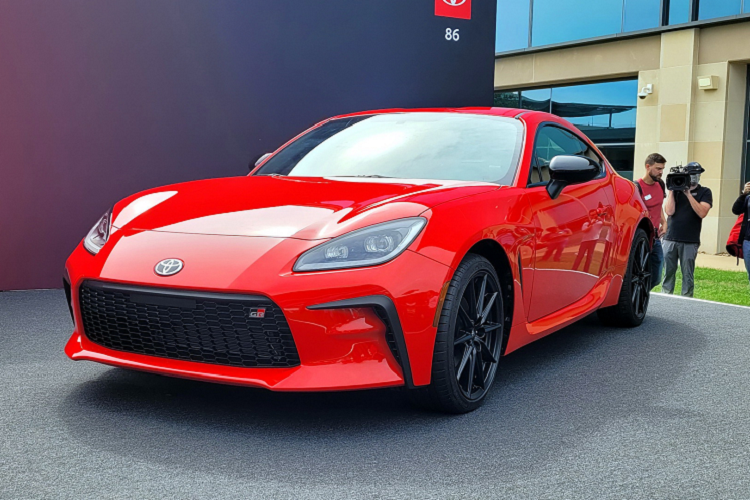Scion FR-S hay còn gọi là Toyota 86 là mẫu xe thể thao được ưa chuộng của hãng xe Nhật Bản, tuy nhiên nó là có hiệu suất khá thấp. Hãng xe Nhật Bản đã khắc phục tình trạng đó trên chiếc Toyota GR 86 2022 mới.