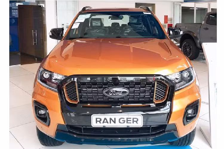Ford Ranger lap rap tai Viet Nam, xe nhap tang toi 70 trieu dong