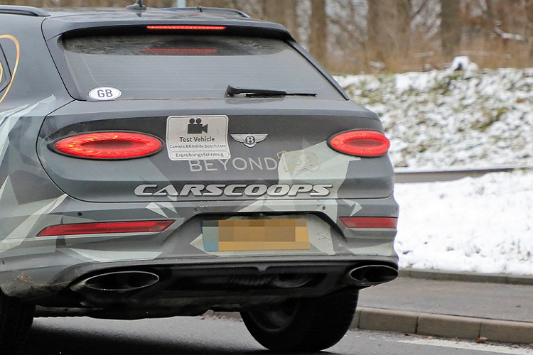 Bentley Bentayga hiện có 3 tuỳ chọn động cơ gồm V8 4.0 lít tăng áp kép có công suất 542 mã lực và mô-men xoắn 770 Nm.