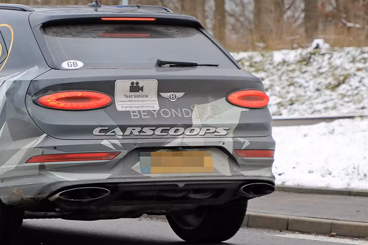 Bentley Bentayga hiện có 3 tuỳ chọn động cơ gồm V8 4.0 lít tăng áp kép có công suất 542 mã lực và mô-men xoắn 770 Nm.