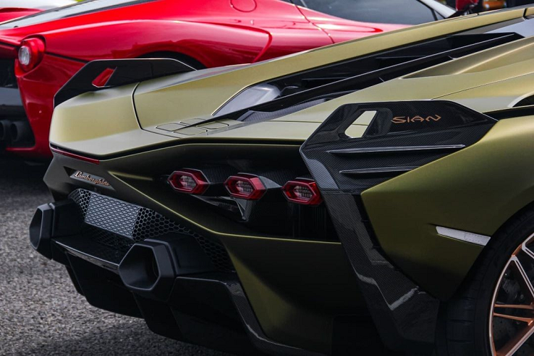 Hiện không rõ có đại gia nào ở Đài Loan tậu siêu xe Lamborghini Sian FKP37 hay chưa nhưng việc mang siêu phẩm này về đây để giới thiệu cũng như chạy thử không loại trừ khả năng đã có 1 nhà giàu mua xe.