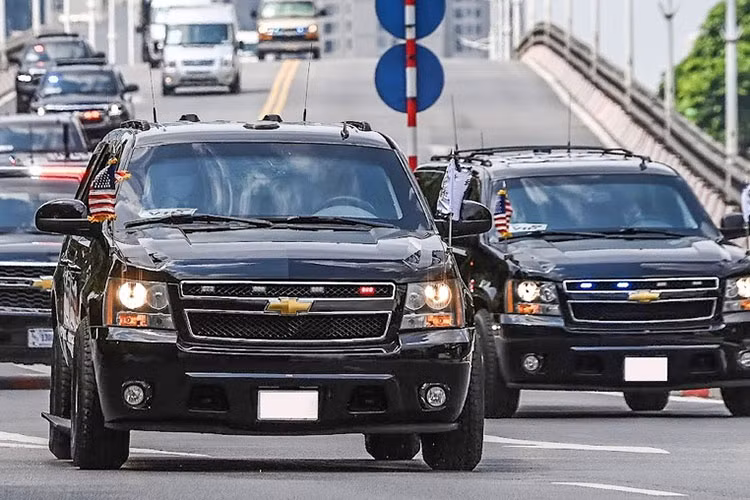 Chevrolet Suburban là một cái tên mang tính biểu tượng trong lĩnh vực vận tải thương mại kể từ năm 1935. Việc giành được hợp đồng với chính phủ Mỹ đã chứng minh được tiếng tăm lâu đời của Suburban. HD Suburban mới sẽ cung cấp các giải pháp di chuyển tiên tiến dành riêng cho Cơ quan An ninh Ngoại giao Mỹ (DDS)."