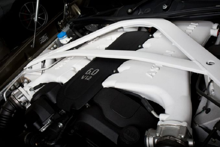 Tất cả tạo nên một không gian rất sang trọng, đó là lý do khiến giá xe Aston Martin Lagonda Taraf đời 2015 trên thị trường hiện có giá tới 1 triệu USD (khoảng hơn 23 tỷ đồng).