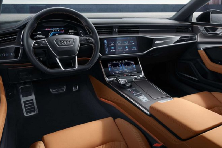 Cụ thể, chiều dài cơ sở của xe đã tăng thêm 98 mm, đạt mức 3.026 mm, nâng tông chiều dài của xe lên mức 5.076 mm. Thiết kế của xe không có nhiều thay đổi, chỉ có phần trần xe đã được tinh chỉnh lại, cùng với đó là cửa sổ ở hàng ghế thứ hai gia tăng kích thước. Ở phía đuôi, cốp sau được gắn thêm cánh lướt gió tích hợp cùng cụm đèn hậu LED ma trận áp dụng kiểu đồ họa mới.