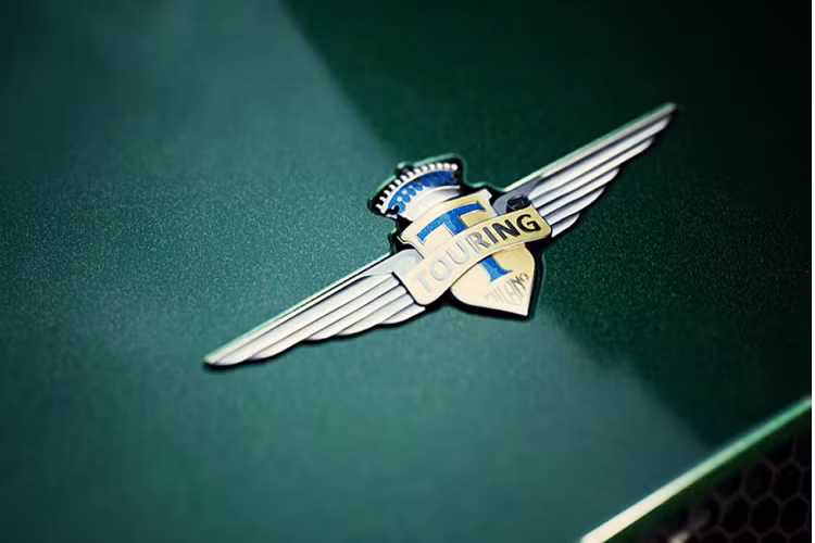 Dù không tiết lộ chi tiết cụ thể, Touring Superleggera nói rằng Arese RH95 sử dụng khung gầm và hệ truyền động từ một siêu xe động cơ đặt giữa phổ biến. Động cơ V8 dung tích 4.2 lít của xe có thể sản sinh công suất 720 mã lực và 770 Nm mô-men xoắn cực đại, cho phép gia tốc từ 0-100 km/h trong 3 giây và đạt tốc độ tối đa 340 km/h.