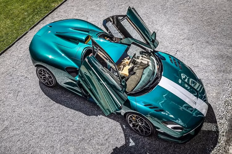 “Arese RH95 là một cột mốc quan trọng khác trong lịch sử của Touring, 95 năm sau khi thành lập”, Salvatore Stranci, Tổng giám đốc của Touring Superleggera nói. "Một lần nữa, chúng tôi chứng tỏ khả năng đổi mới của mình thông qua việc áp dụng các chất liệu tiên tiến và kỹ thuật chế tạo khác thường đối với chúng tôi”.