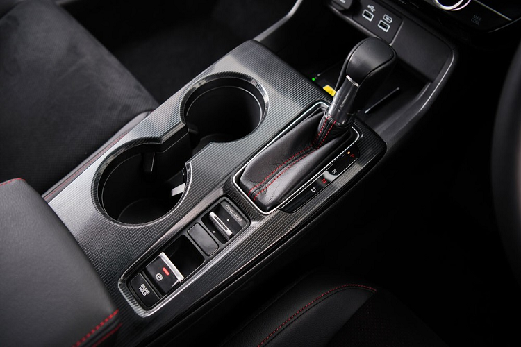 Lượng xăng tiêu thụ trung bình của động cơ này là 17,2 km/lít (khoảng 5,8 lít/100 km). Ngoài ra, xe còn có 3 chế độ lái là Normal, Sport và Econ.