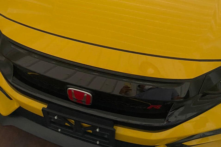 Chiếc Honda Civic Type R thể thao này thuộc phiên bản Limited 2021, sản xuất giới hạn 600 chiếc dành cho thị trường Bắc Mỹ. Honda Civic Type R (FK8) chính là phiên bản hiệu năng cao hàng đầu của dòng Honda Civic.