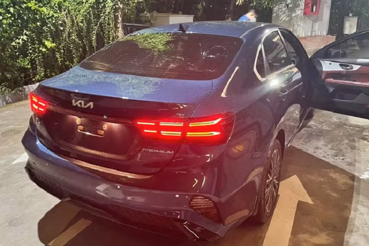 Trên thực tế, dòng xe Kia Cerato/K3 đã thuyết phục được nhiều khách hàng “xuống tiền” nhờ vào yếu tố giá bán, bên cạnh trang bị tốt trong tầm giá. Ngoài ra, động cơ của dòng xe này khá bền bỉ và tiết kiệm, đi cùng với chi phí nuôi thấp.