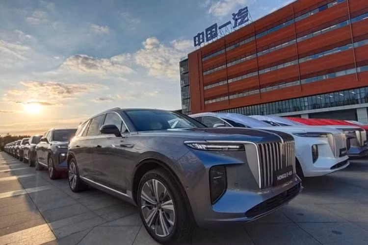 Na Uy chính là đất nước tiêu thụ nhiều xe điện nhất ở châu Âu, vì vậy thương hiệu ôtô Trung Quốc đã chọn quốc gia này để giới thiệu Hongqi E-HS9 2021 mới, trước khi đưa mẫu xe điện đến các thị trường châu Âu khác.