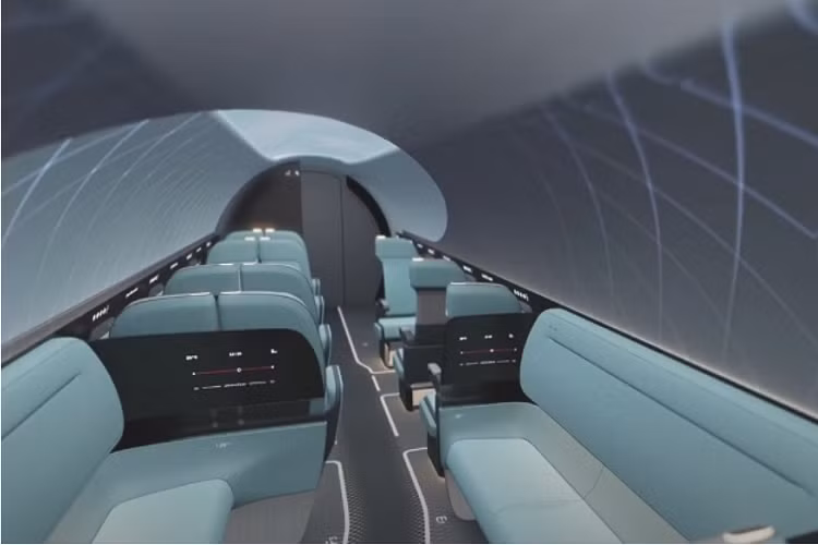 Trần của khoang cabin Hyperloop là một cửa kính trong suốt với chế độ ban ngày và ban đêm, giúp hành khách không cảm thấy ngột ngạt và khó chịu khi di chuyển trong thời gian dài. Vì là một không gian hoàn toàn kín nên HyperloopTT còn trang bị thêm máy lọc không khí có khả năng loại bỏ vi-rút và các loại vi khuẩn có hại.