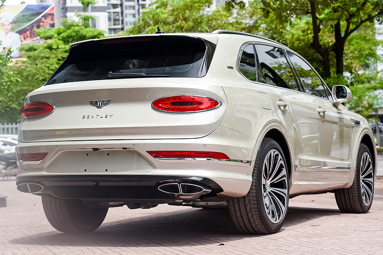 "Trái tim" này giúp mẫu SUV siêu sang Bentley Bentayga V8 có thời gian tăng tốc từ vị trí xuất phát lên 100 km/h chỉ trong thời gian 4,5 giây trước khi đạt vận tốc tối đa 289 km/h.