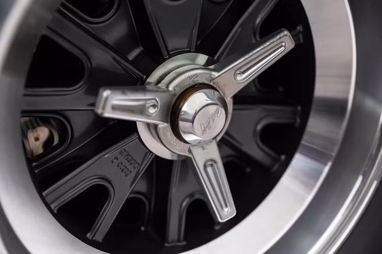 Với hệ thống phun nhiên liệu Borla Induction, nó tạo nên một âm thanh hấp dẫn vô cùng.